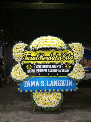 Papan Bunga Duka di Gedang